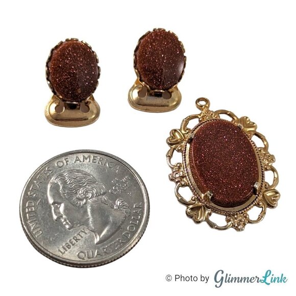 Vintage Mid-Century Goldstone Gold Tone Clip On Earrings and Pendant Jewelry Set - Picture 2 of 13